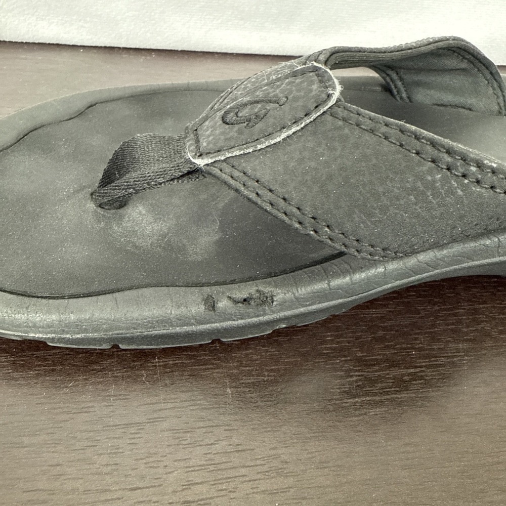 Olukai Ohana Sandals Women's Size‎ 8/8.5? Black Leather Rubber Flip Flops Summer - Picture 7 of 10